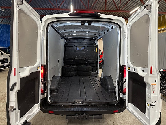 Ford Transit 12 of 14