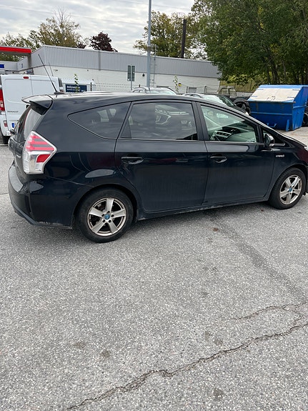 Toyota Prius+ 8 of 9