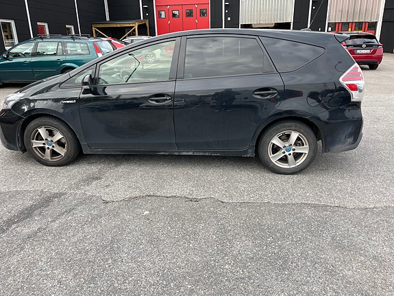 Toyota Prius+ 9 of 9