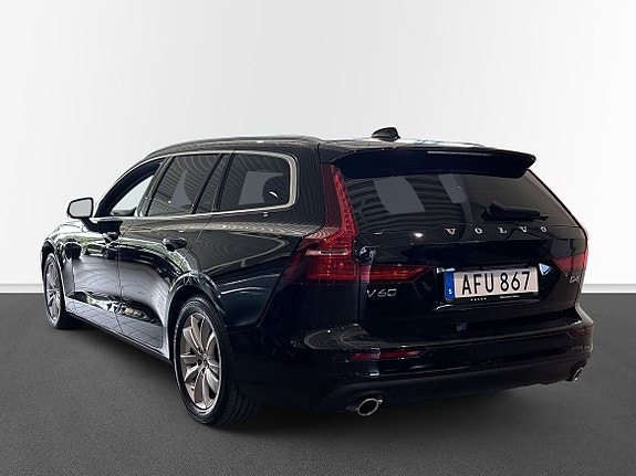 Volvo V60 2 of 5