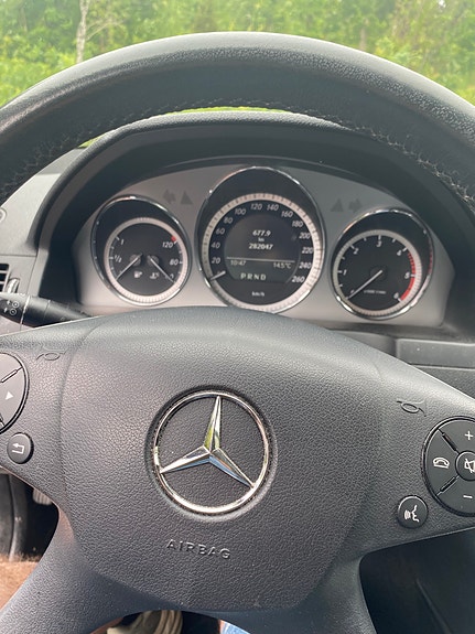 Mercedes-Benz C220 5 of 5