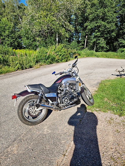 Yamaha VMAX 3 of 4