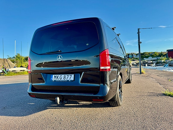 Mercedes-Benz V220 d 4 of 5