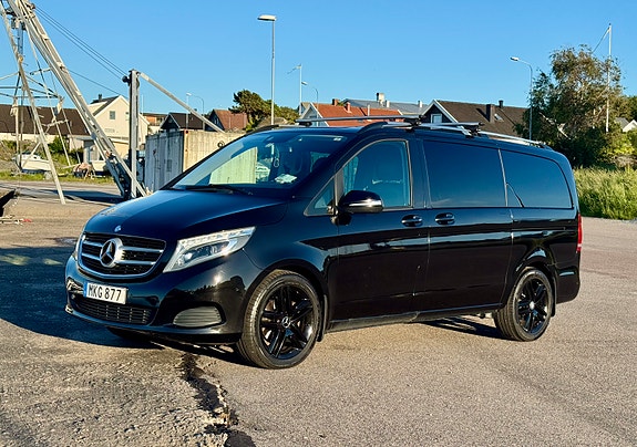 Mercedes-Benz V220 d 3 of 5