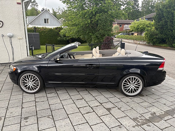 Volvo C70 2 of 9
