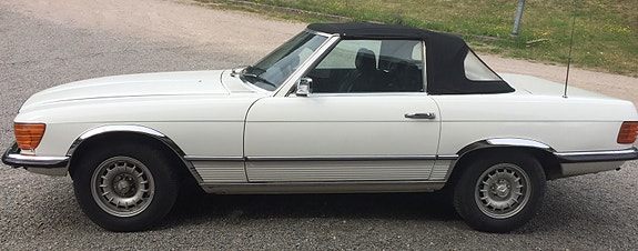 Mercedes-Benz 350 SL 2 of 5