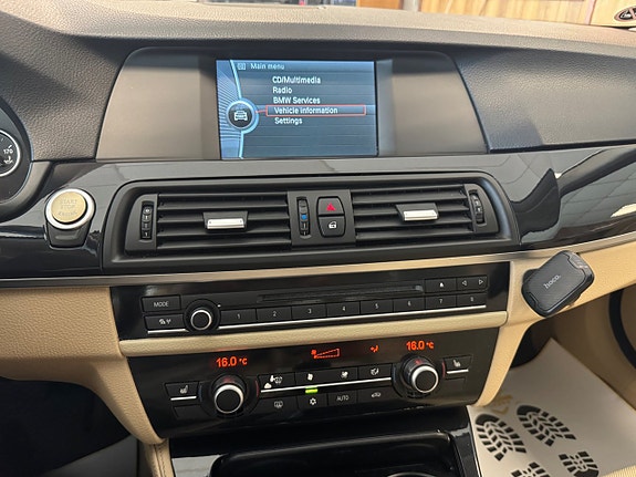 BMW 523i 16 of 17