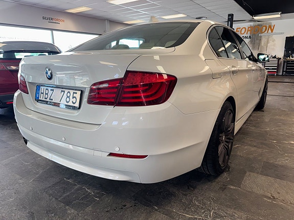 BMW 523i 5 of 5