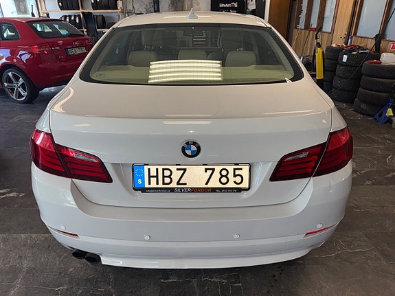 BMW 523i 6 of 17