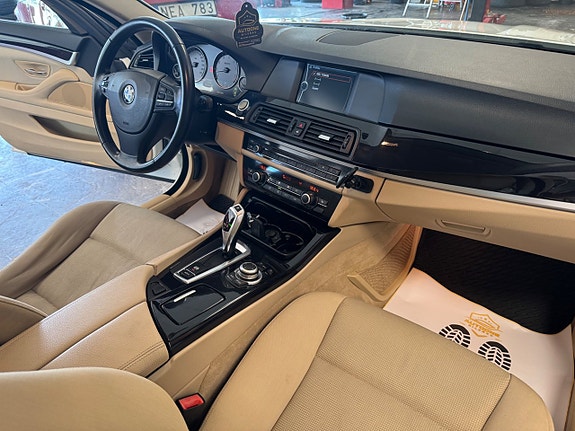BMW 523i 11 of 17