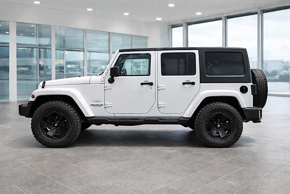 Jeep Wrangler Unlimited 3 of 4