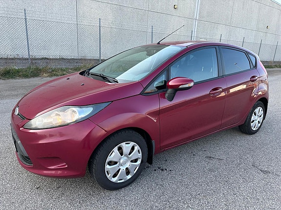 Ford Fiesta 4 of 5