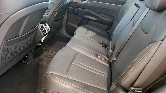 Kia Sorento 5 of 12