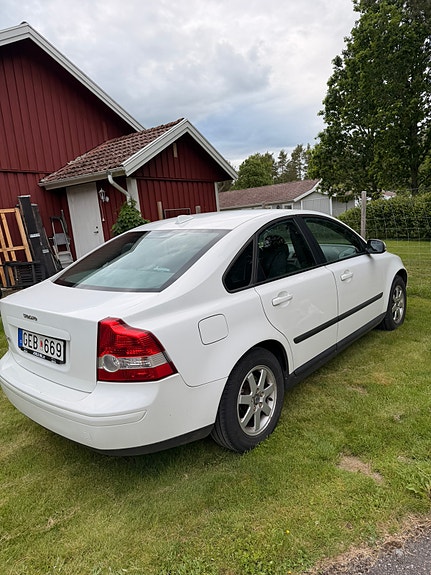 Volvo S40 3 of 5