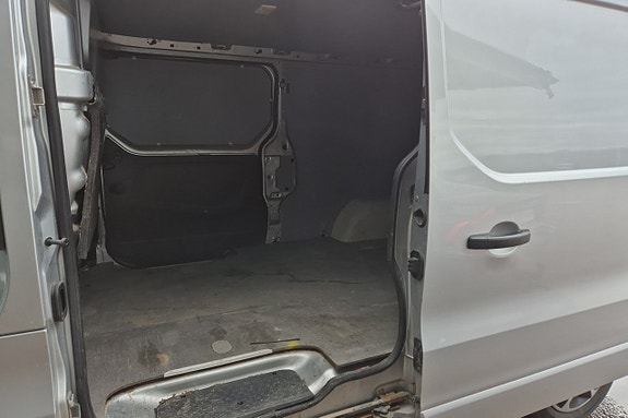 Opel Vivaro 10 of 10
