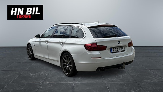 BMW 520i 3 of 5