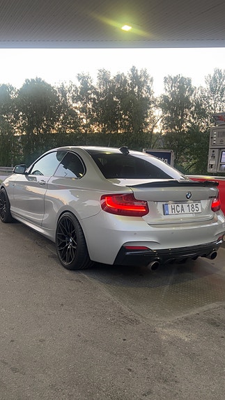 BMW M235i 2 of 5