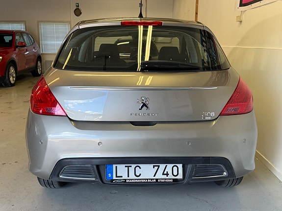 Peugeot 308 10 of 13