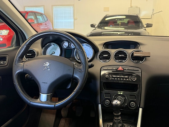 Peugeot 308 13 of 13