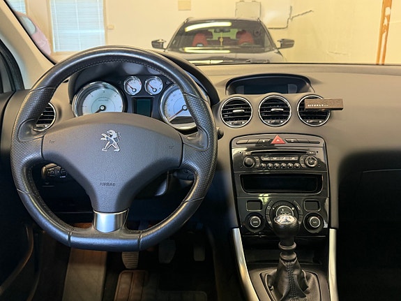 Peugeot 308 12 of 13