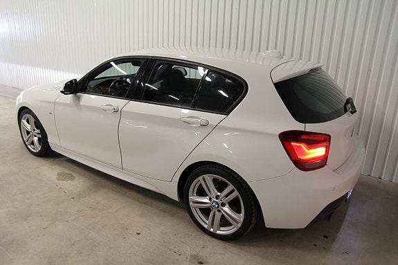 BMW 116i 3 of 5