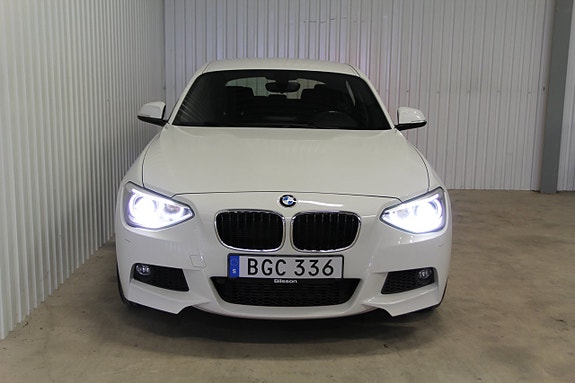 BMW 116i 4 of 5