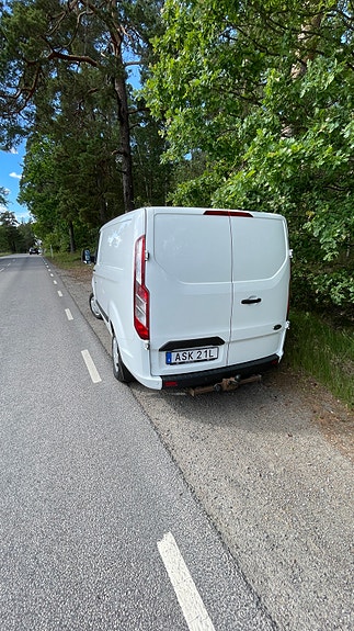 Ford Transit Custom 3 of 5