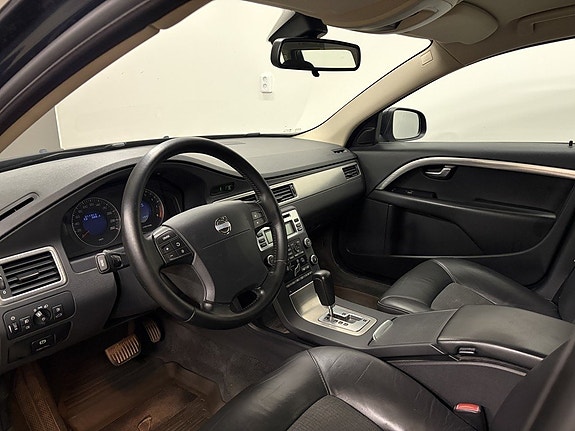 Volvo V70 6 of 11