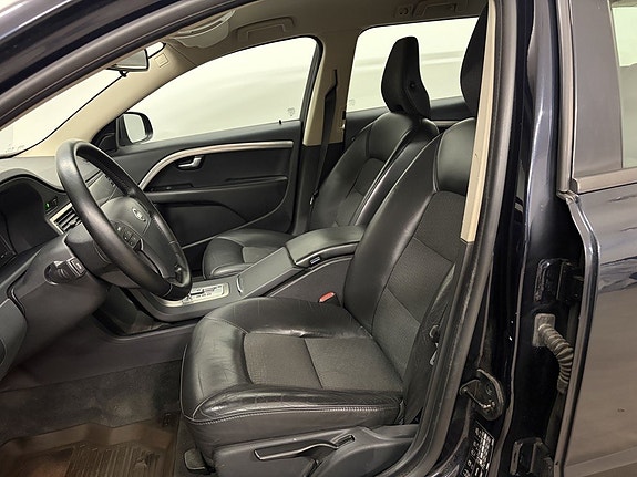 Volvo V70 8 of 11