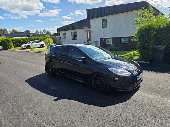 Ford Focus 3 of 5