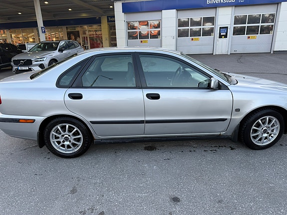 Volvo S40 3 of 11