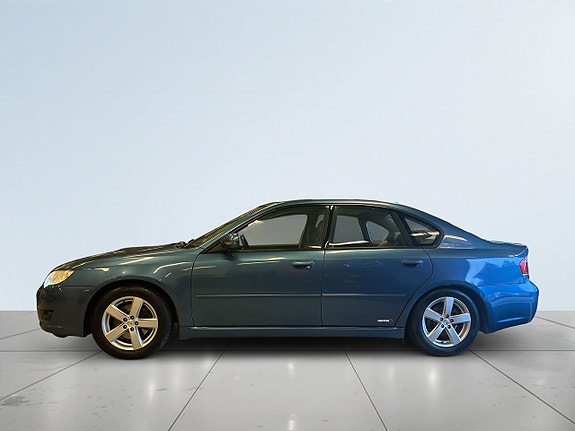 Subaru Legacy 4 of 5