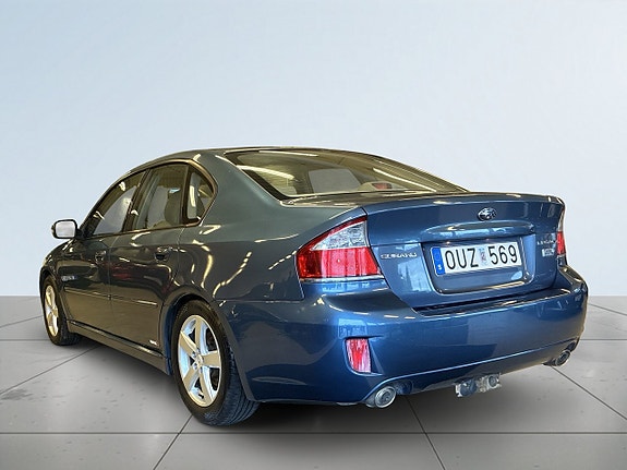 Subaru Legacy 5 of 5