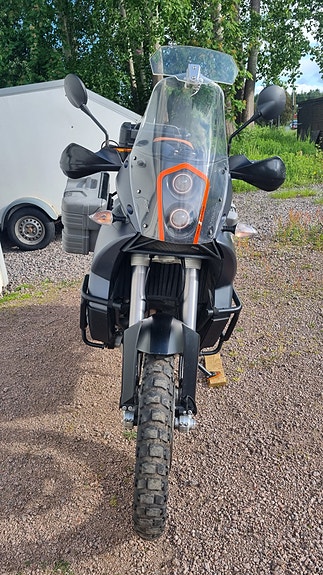 KTM Adventure 2 of 5