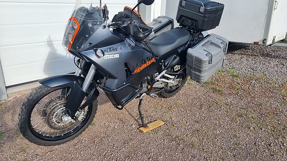 KTM Adventure 3 of 5