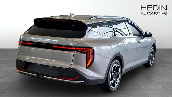Kia K4 2 of 5