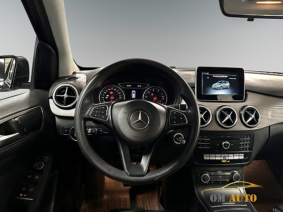 Mercedes-Benz B200 10 of 13