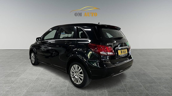 Mercedes-Benz B200 6 of 13
