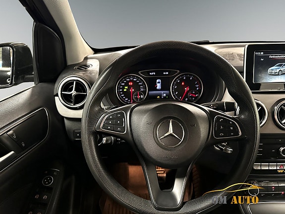 Mercedes-Benz B200 12 of 13