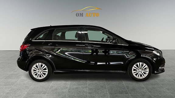Mercedes-Benz B200 7 of 13