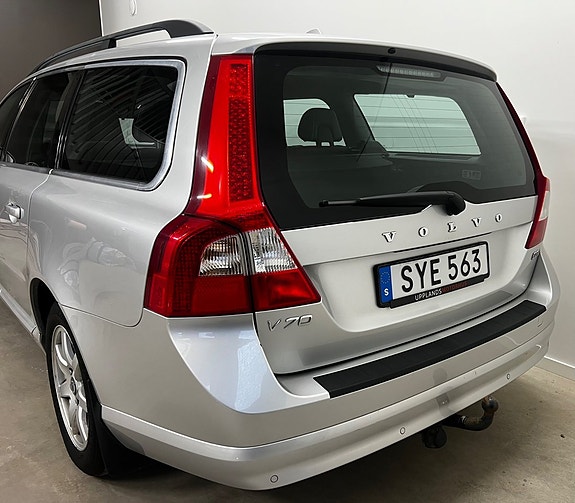 Volvo V70 4 of 5