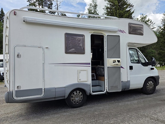 Fiat Ducato McLouis husbil uthyres – 5 sovplatser, AC och B-körkort 4 of 19