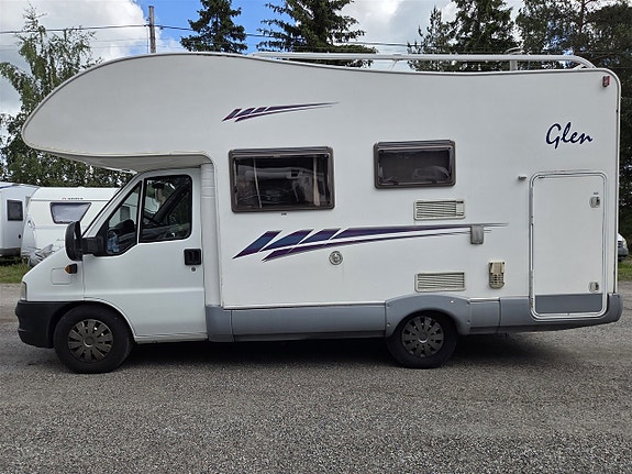 Fiat Ducato McLouis husbil uthyres – 5 sovplatser, AC och B-körkort 2 of 19