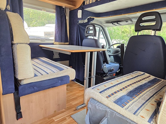 Fiat Ducato McLouis husbil uthyres – 5 sovplatser, AC och B-körkort 7 of 19