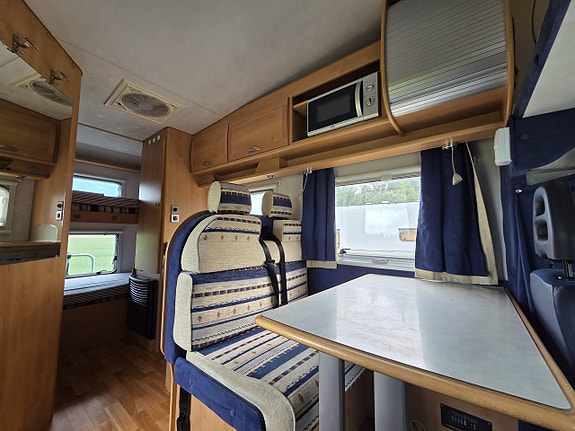 Fiat Ducato McLouis husbil uthyres – 5 sovplatser, AC och B-körkort 13 of 19