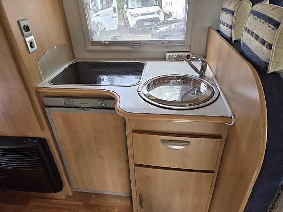 Fiat Ducato McLouis husbil uthyres – 5 sovplatser, AC och B-körkort 6 of 19