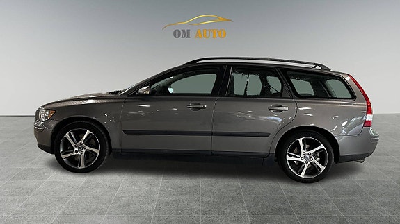 Volvo V50 3 of 5