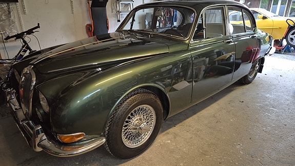 Jaguar S-TYPE 2 of 5