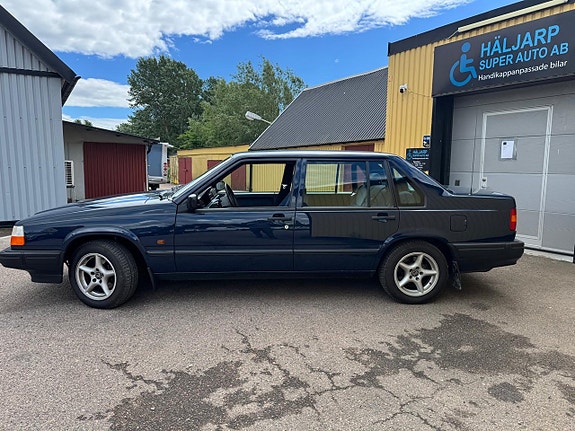 Volvo 940 2 of 5