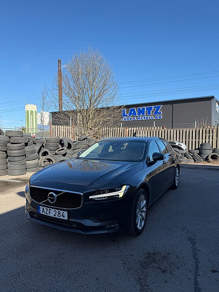 Volvo V90 2 of 5